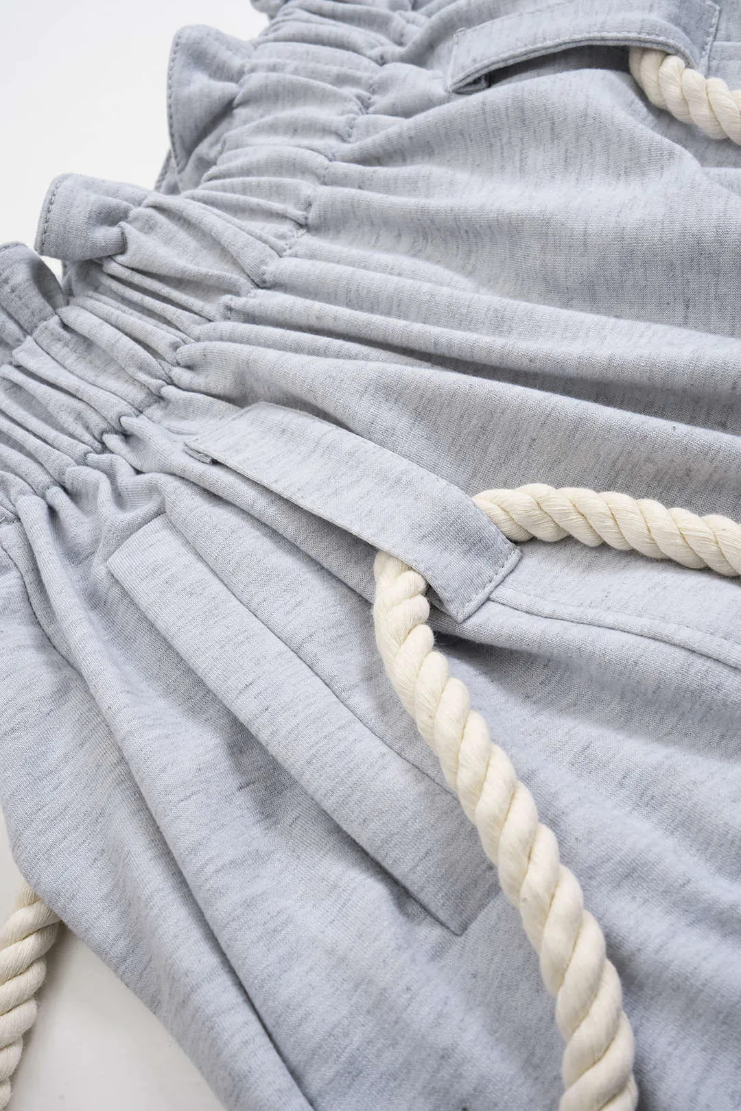 Bæltede trækkarrelbukser sold by Micas product image thumbnail 3