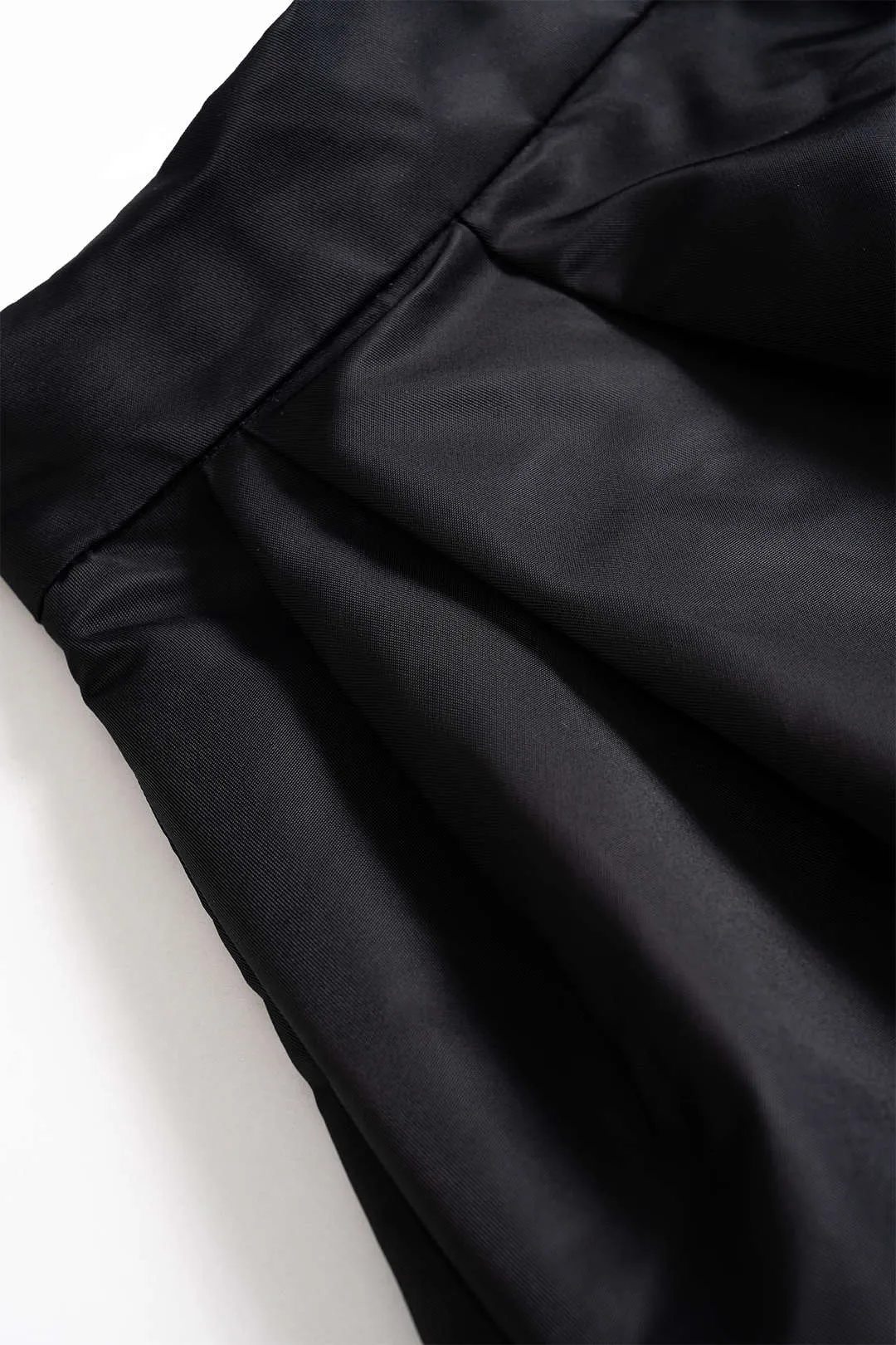 Puff bred ben lynlås shorts sold by Micas product image thumbnail 3