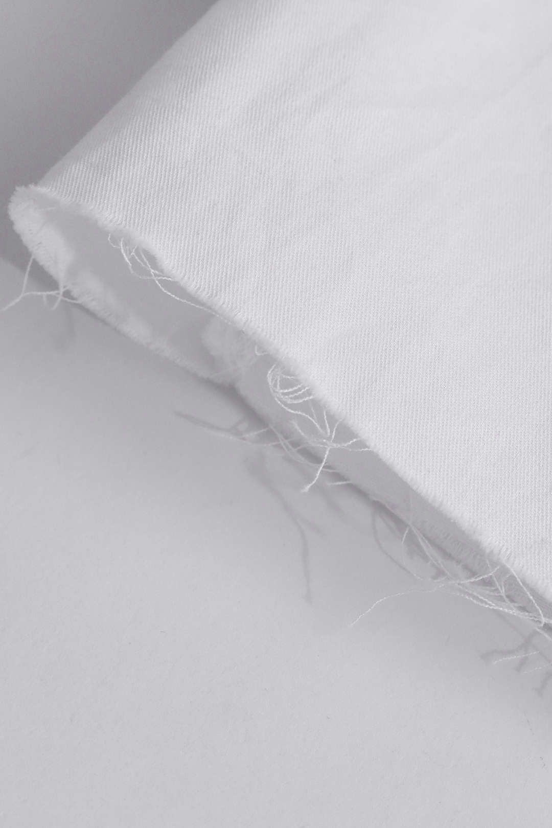 Pocket-Detail Raw Hem Crop Shirt sold by Micas product image thumbnail 5