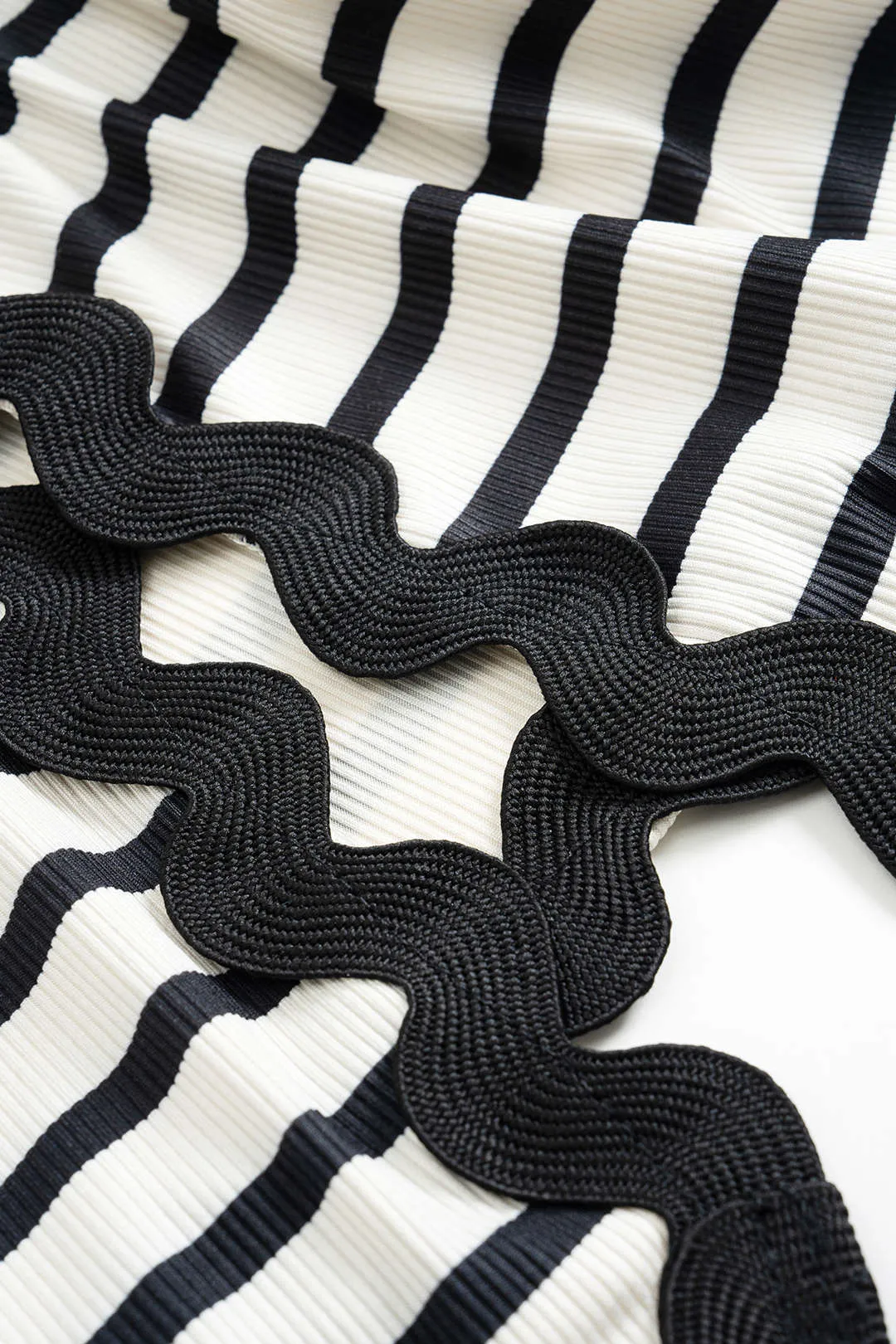 Stripes Print Patchwork Tie-Front T-Shirt And Shorts Set sold by Micas product image thumbnail 3