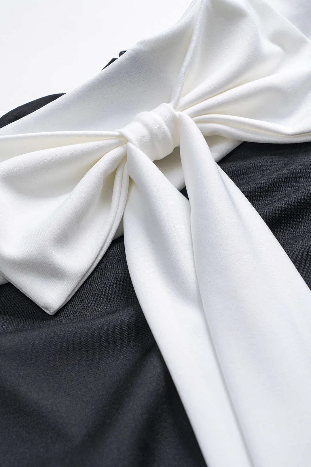 Contrast Off Shoulder Bow Jumpsuit sold by Micas product image thumbnail 3