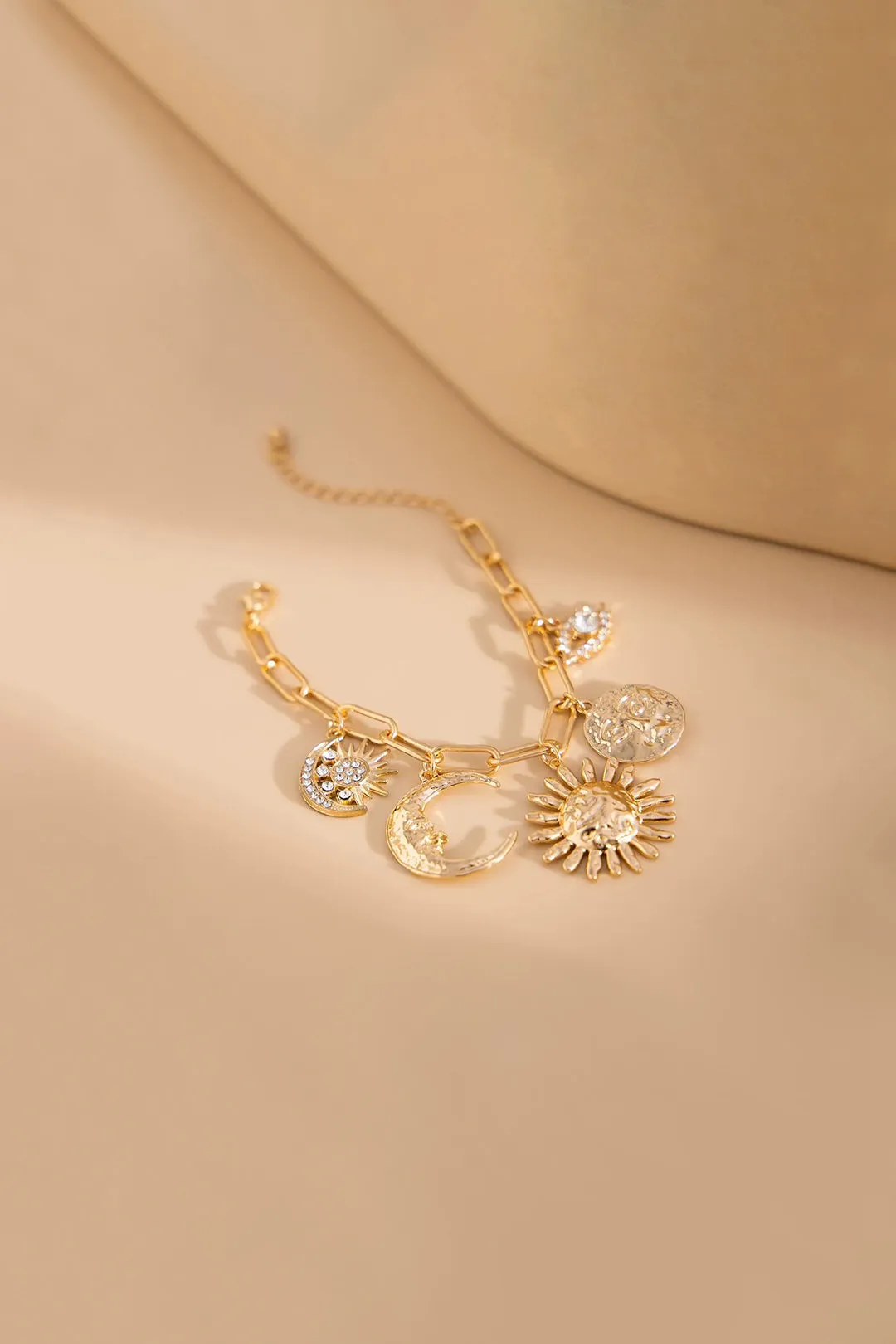 Metal Starfish Seashell Bracelet sold by Micas product image thumbnail 2