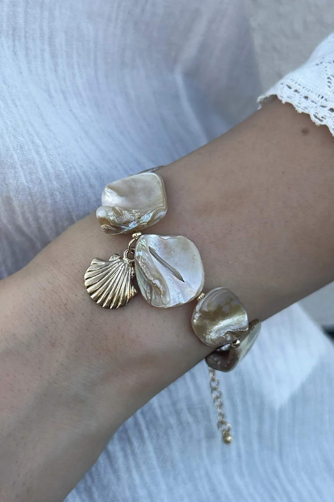 Irregular Shell Starfish Metallic Bracelet sold by Micas product image thumbnail 2