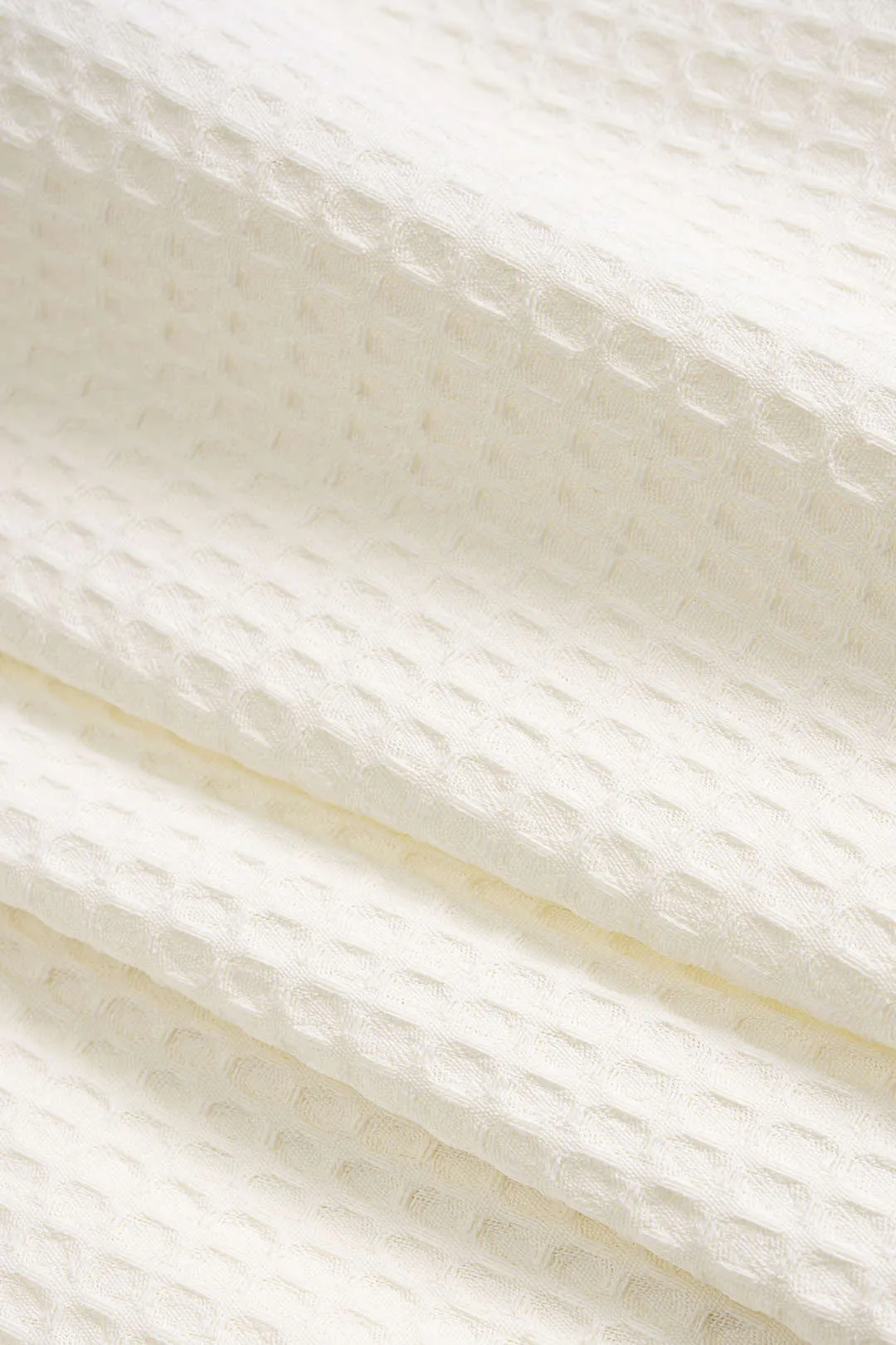 Texture Color-Block Piping Shorts sold by Micas product image thumbnail 4