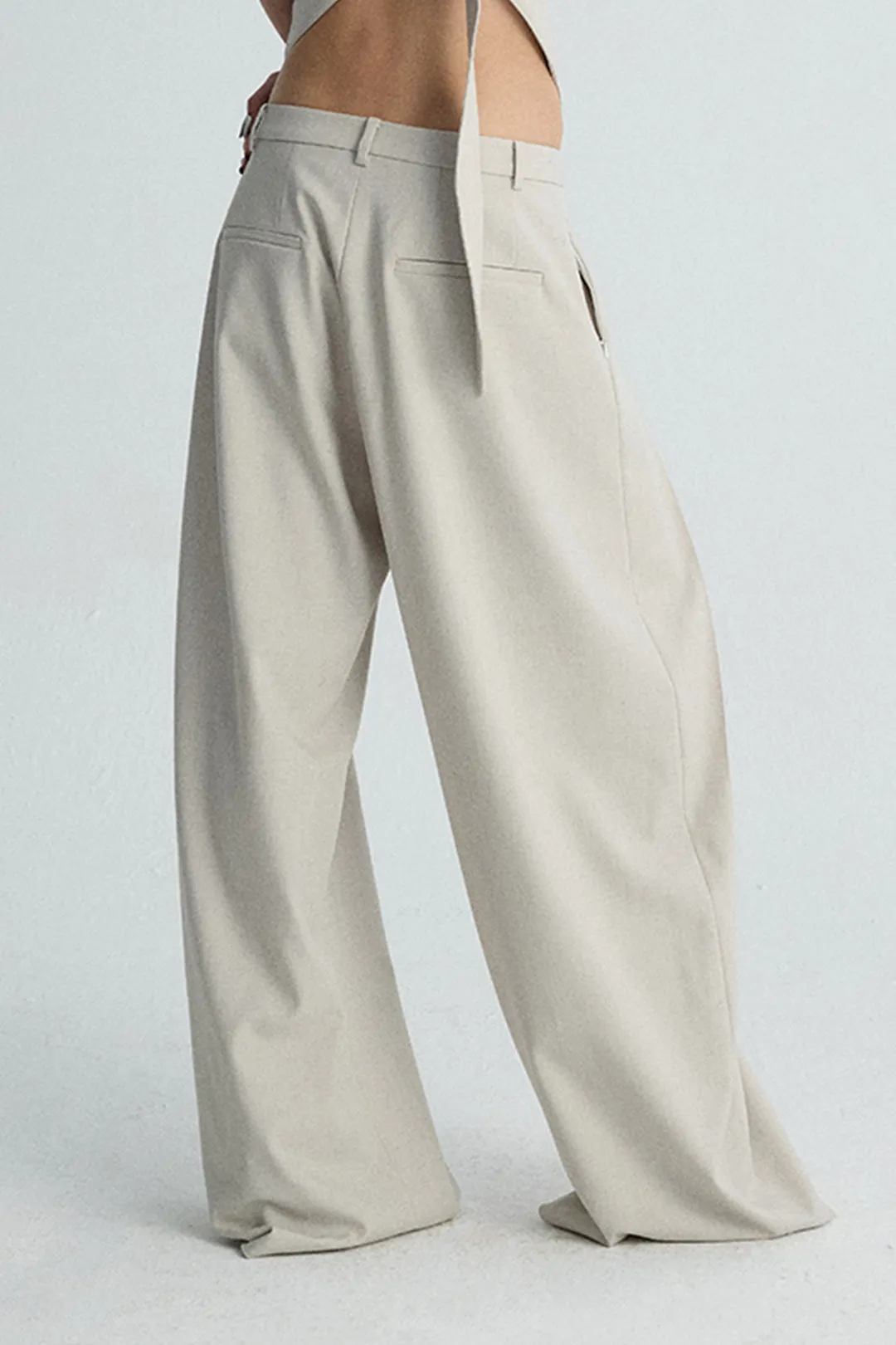 Linen Solid Ruched Trousers sold by Micas product image thumbnail 2