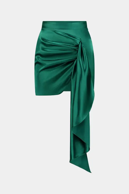 Satin slips ruched nederdel sold by Micas