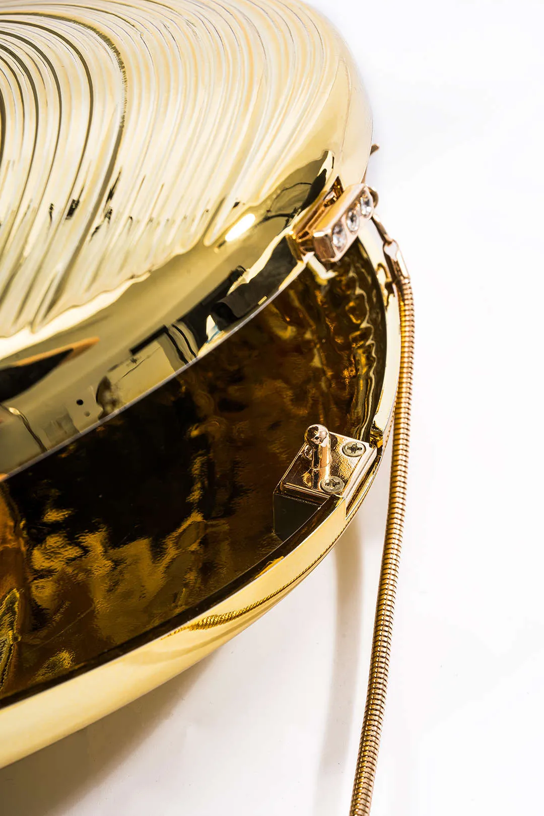 Acrylic Conch Shape Handbag sold by Micas product image thumbnail 4