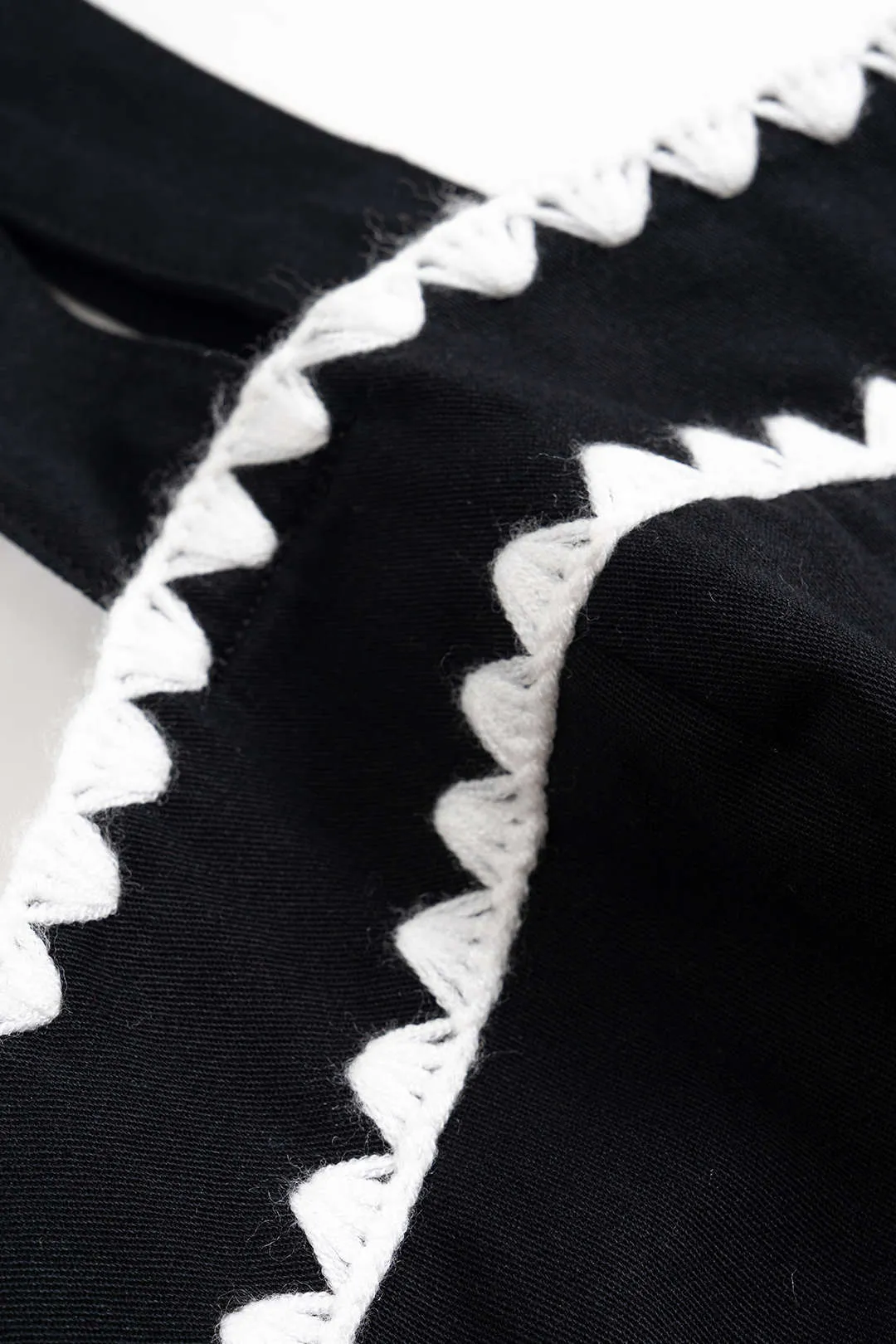 Embroidery Pocket Sleeveless Romper sold by Micas product image thumbnail 5