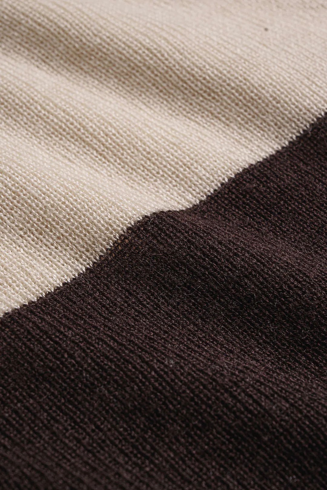 Knit Contrast Ruched Skirt sold by Micas product image thumbnail 4
