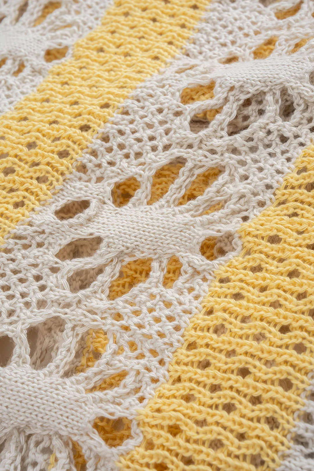 Knit Hollow Out Contrast Short-Sleeve Top sold by Micas product image thumbnail 4