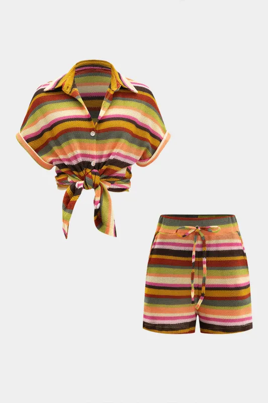 Strik kontrast V-hals top og tegningshorts sæt sold by Micas