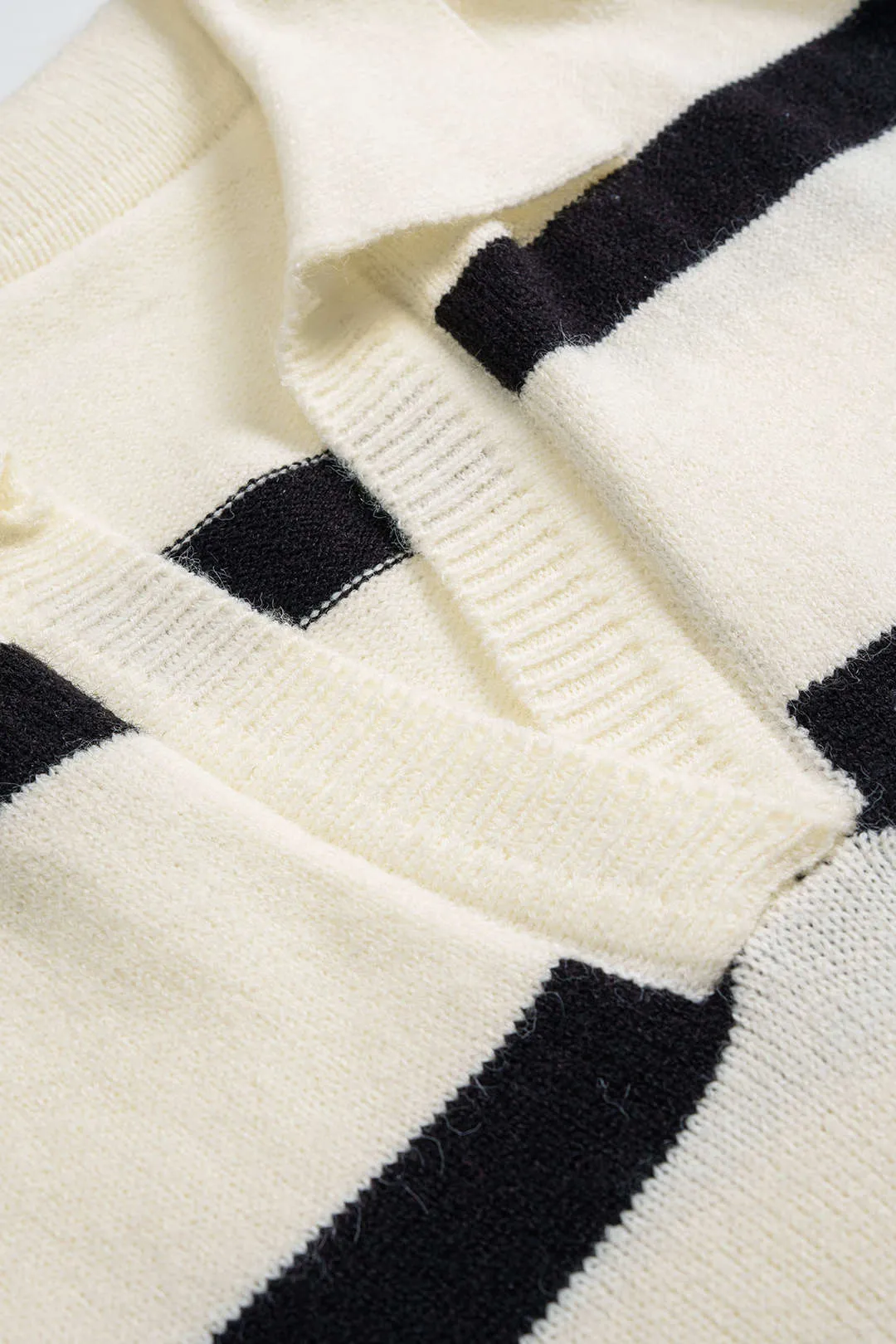 Contrast Stripes Print Knit Tank Top sold by Micas product image thumbnail 3