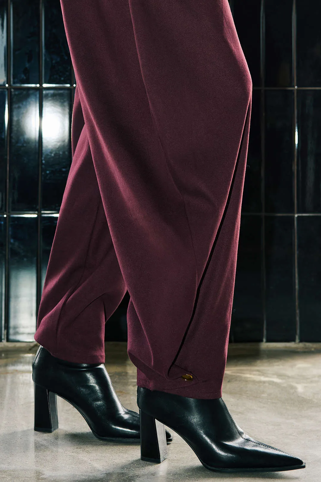 Pocket Ruched Pants sold by Micas product image thumbnail 4