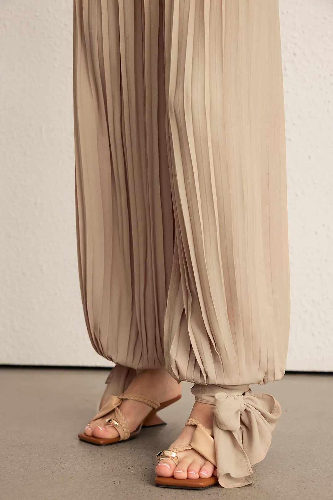 Chiffon Patchwork Pleated Sleeveless Jumpsuit sold by Micas product image thumbnail 5