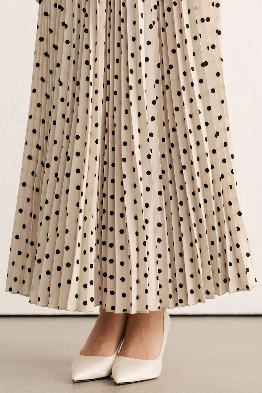 Polka Dots Print Pleated Skirt sold by Micas product image thumbnail 4