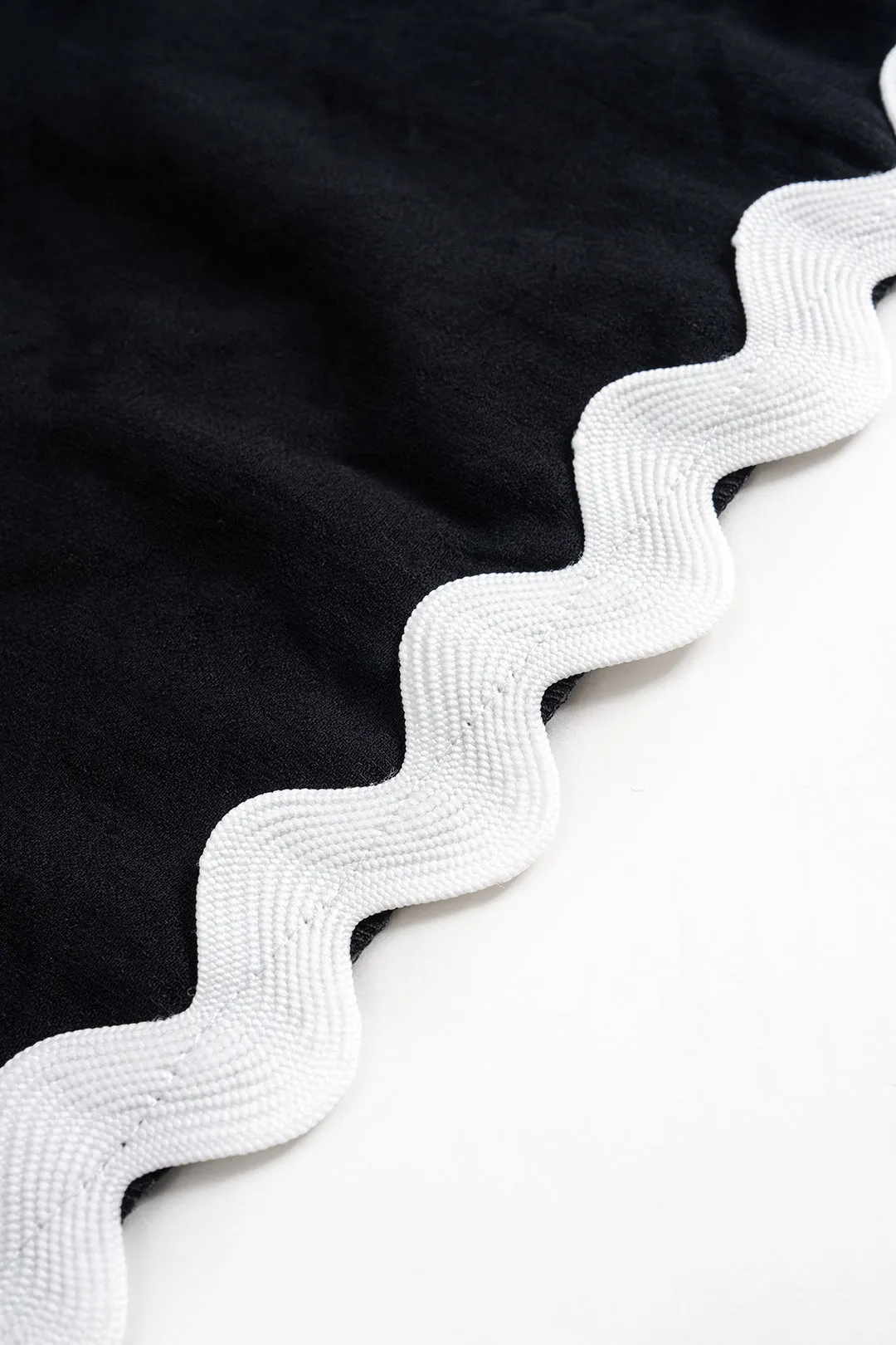 Contrast Sleeveless Vest And Long Pants Set sold by Micas product image thumbnail 3