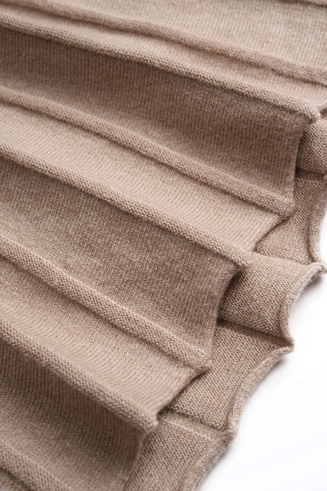 Knit Pleated High Waist Skirt sold by Micas product image thumbnail 4