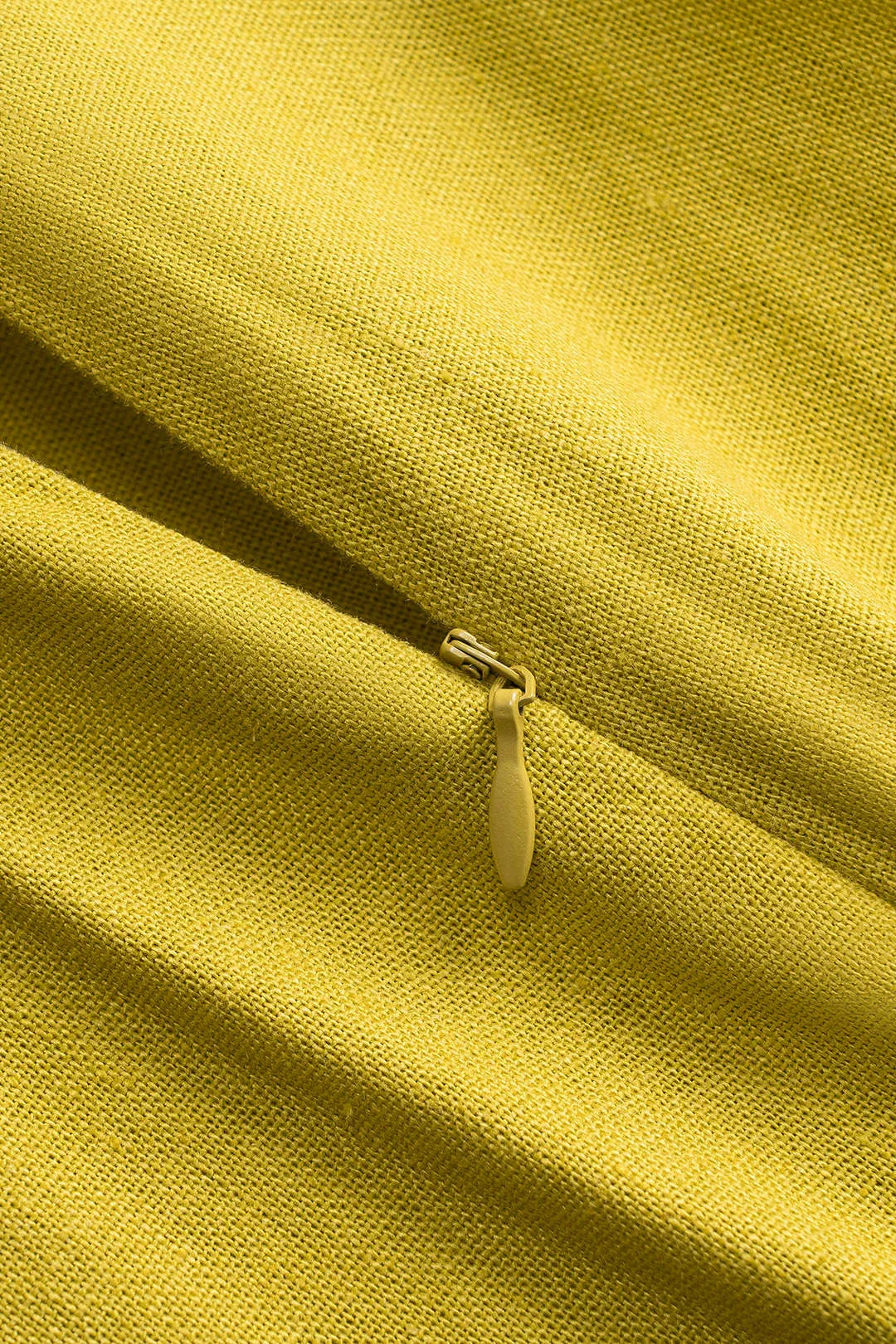 Plus størrelse linned ruched lynlås detaljerede shorts sold by Micas product image thumbnail 3