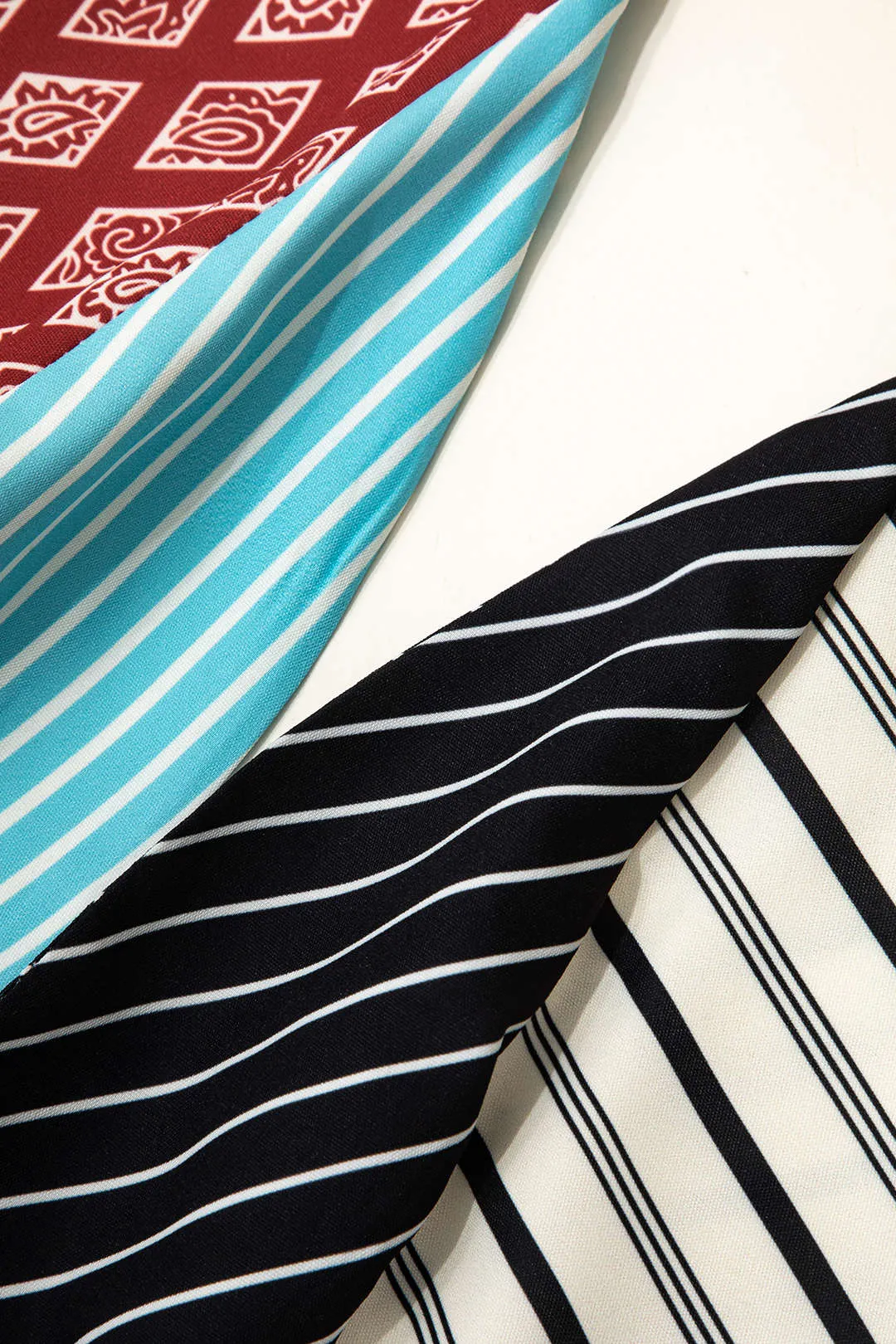 Contrast Halter Neck Backless Tank Top sold by Micas product image thumbnail 3