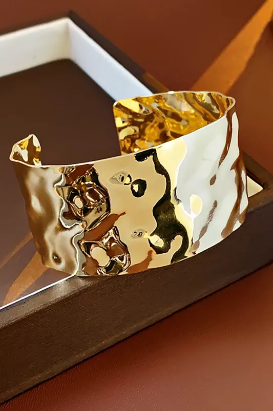 Metal Wrinkled Round Open Bracelet sold by Micas