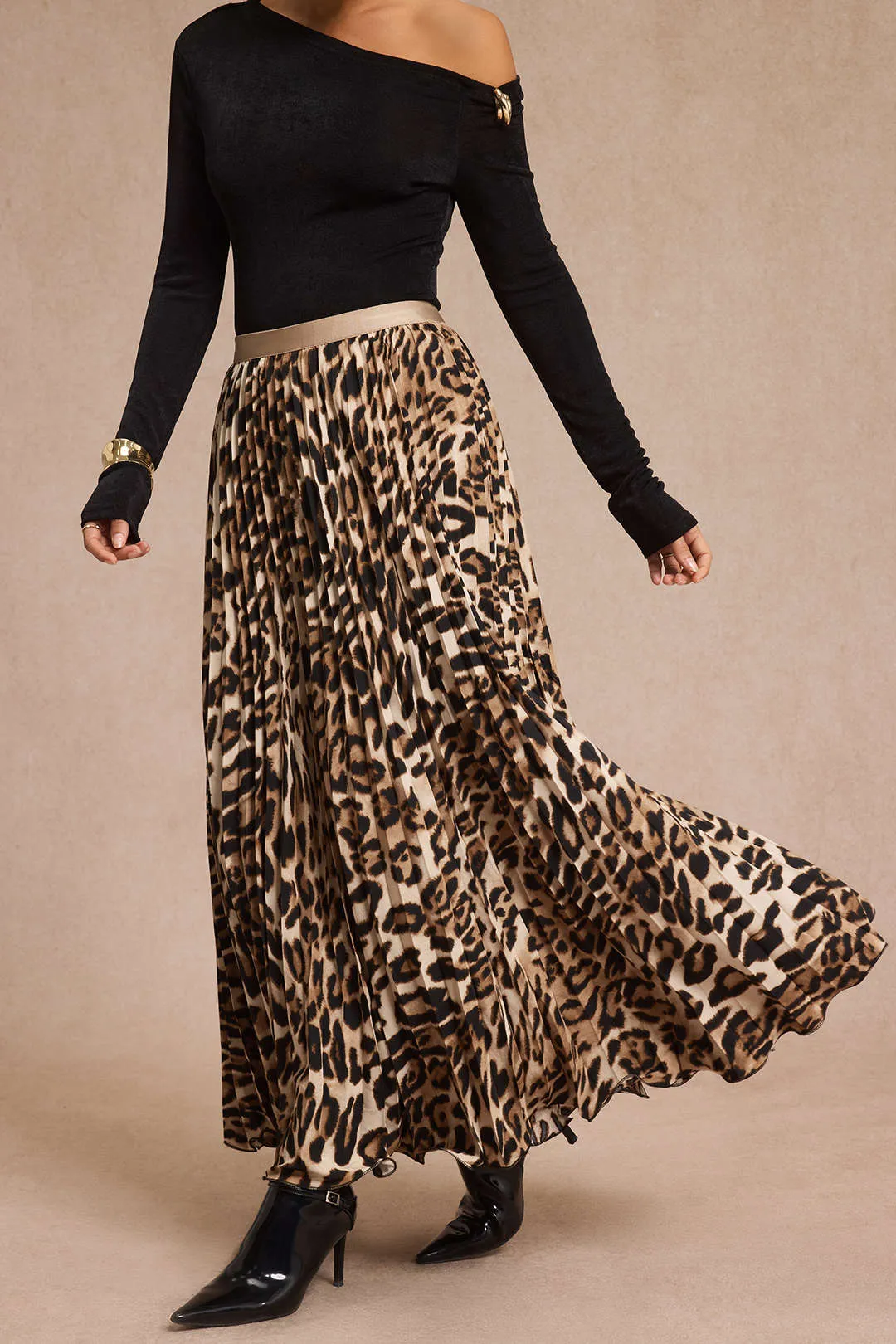 Leopard Print Pleated High Waist Skirt sold by Micas product image thumbnail 2