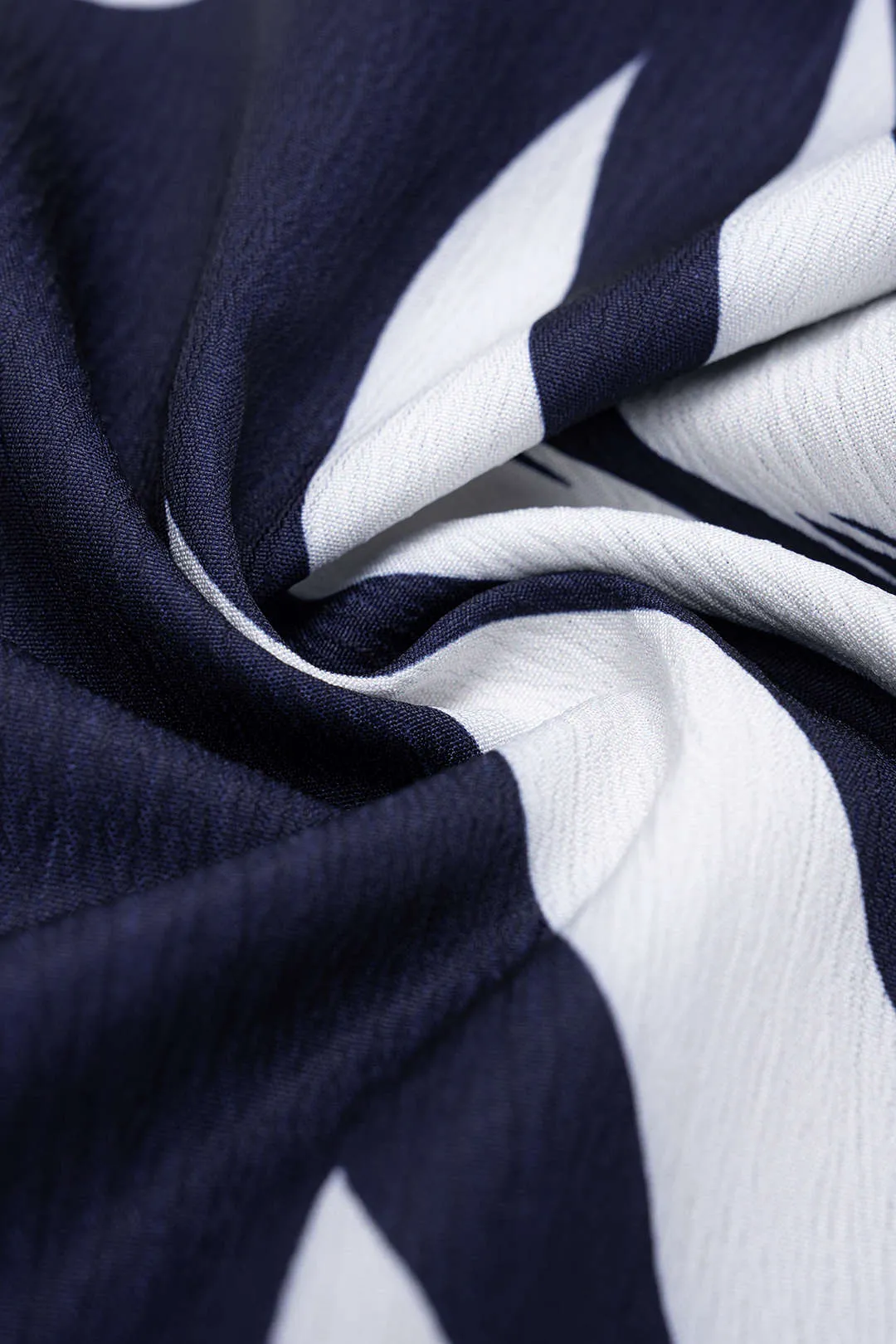 Contrast Leaves Print Halter V-Neck Tie-Up Top And Wide Leg Pants Set sold by Micas product image thumbnail 3