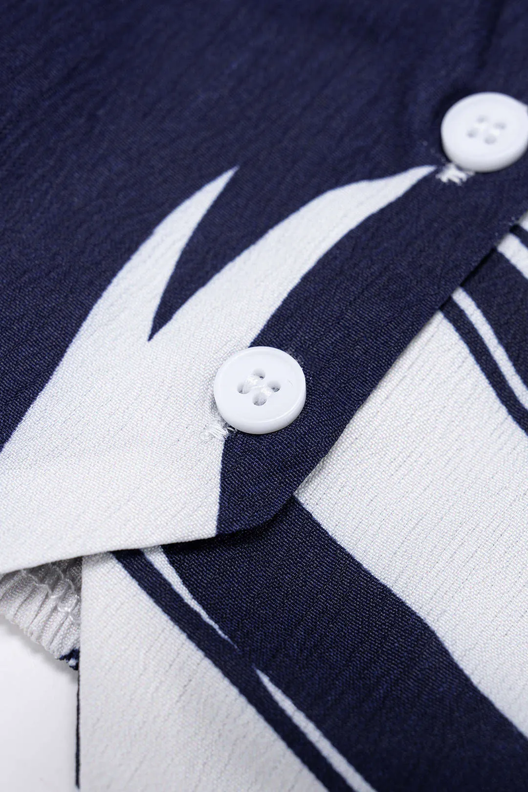 Contrast Leaves Print Halter V-Neck Tie-Up Top And Wide Leg Pants Set sold by Micas product image thumbnail 4