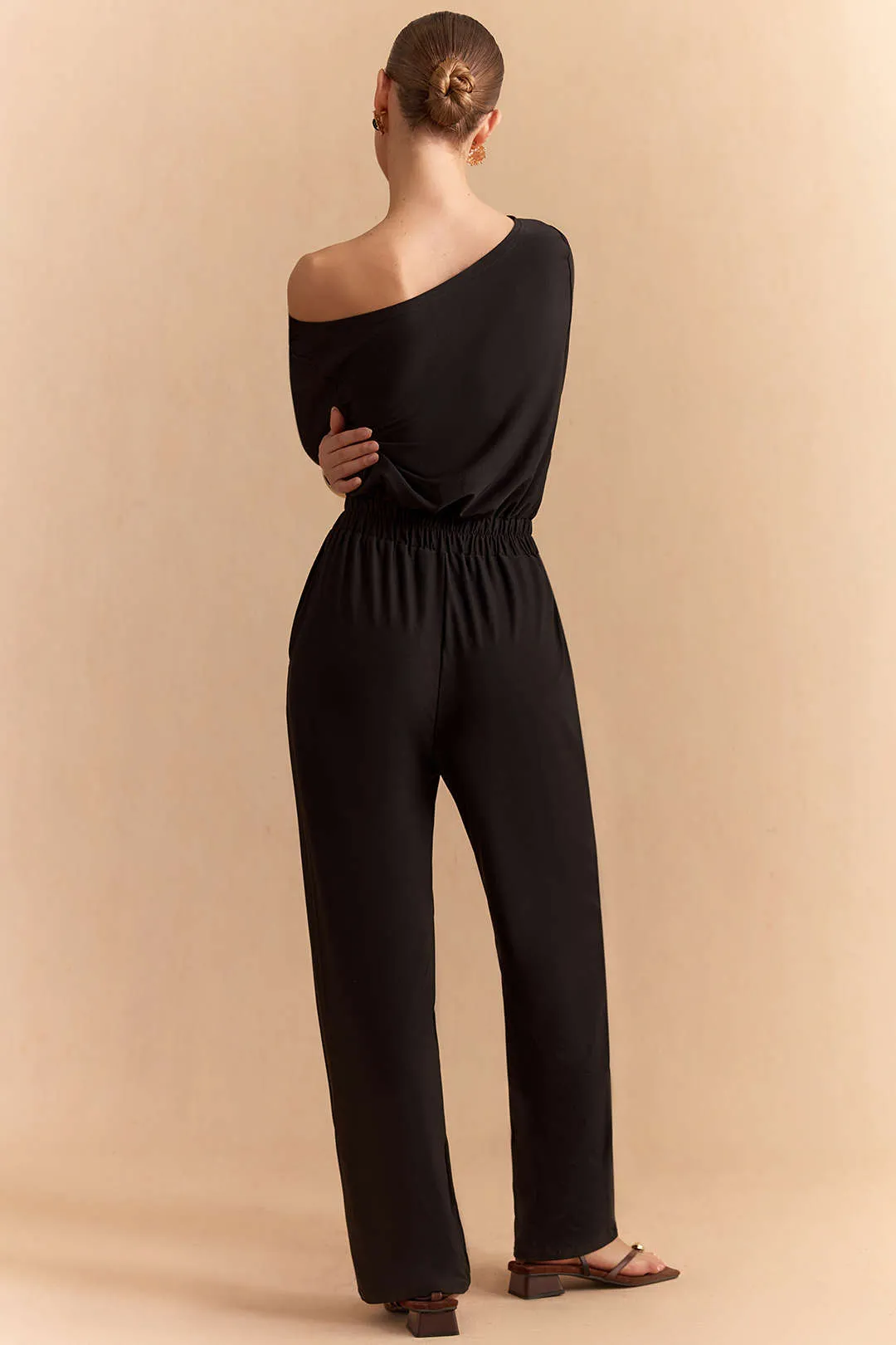 Solid One Shoulder Long Sleeve Jumpsuit sold by Micas product image thumbnail 4