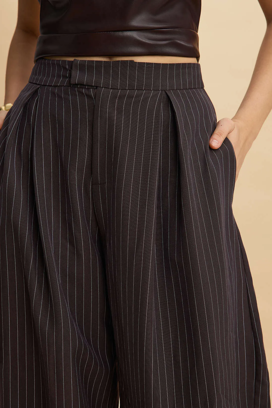 Stripes Print Ruched Barrel Trousers sold by Micas product image thumbnail 4
