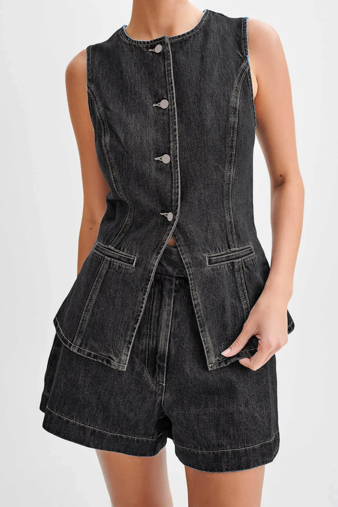 Denim Button Up Vest og Shorts Sæt sold by Micas