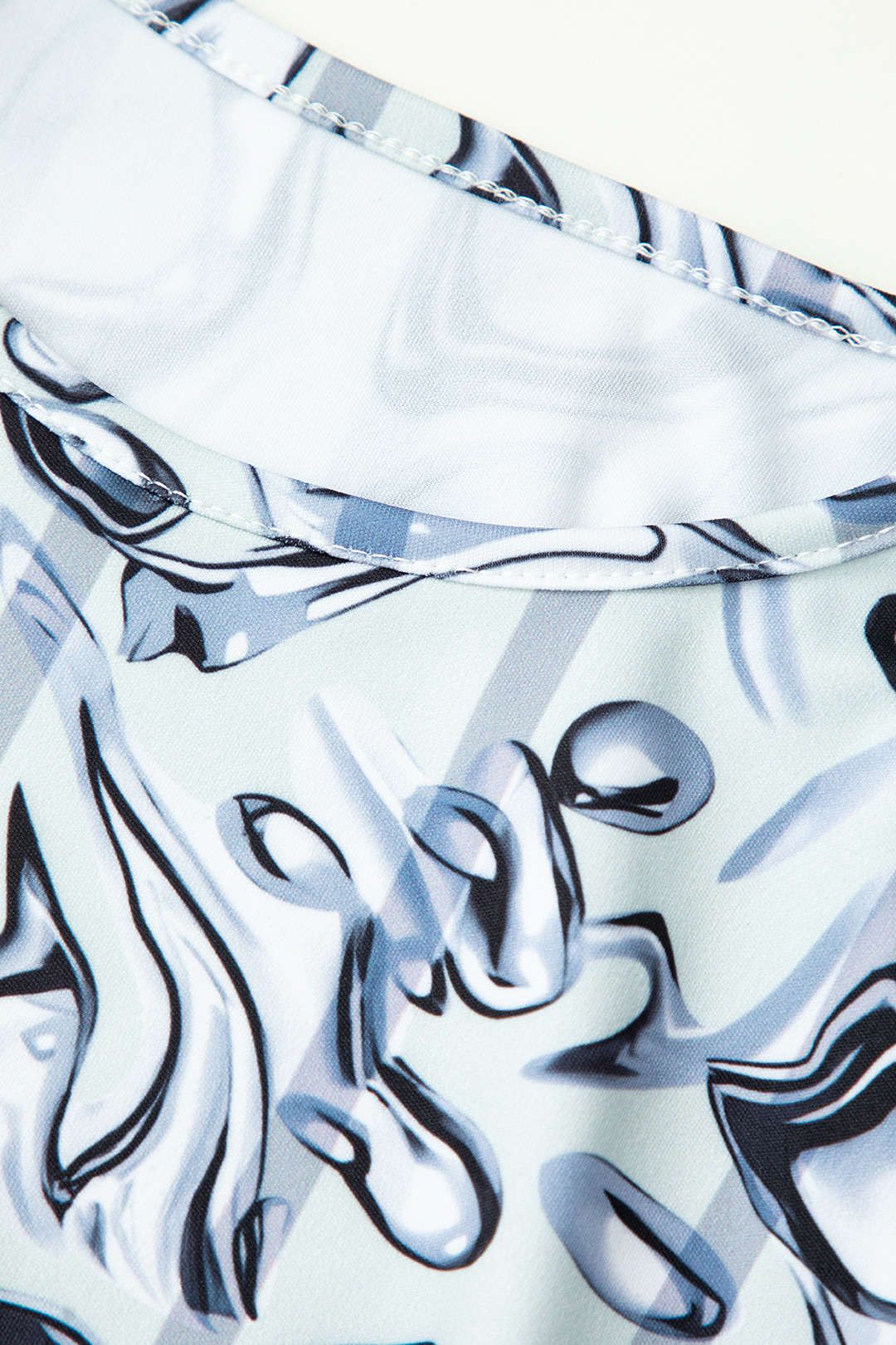 Printed Crew Neck Long Sleeve Crop Top sold by Micas product image thumbnail 5