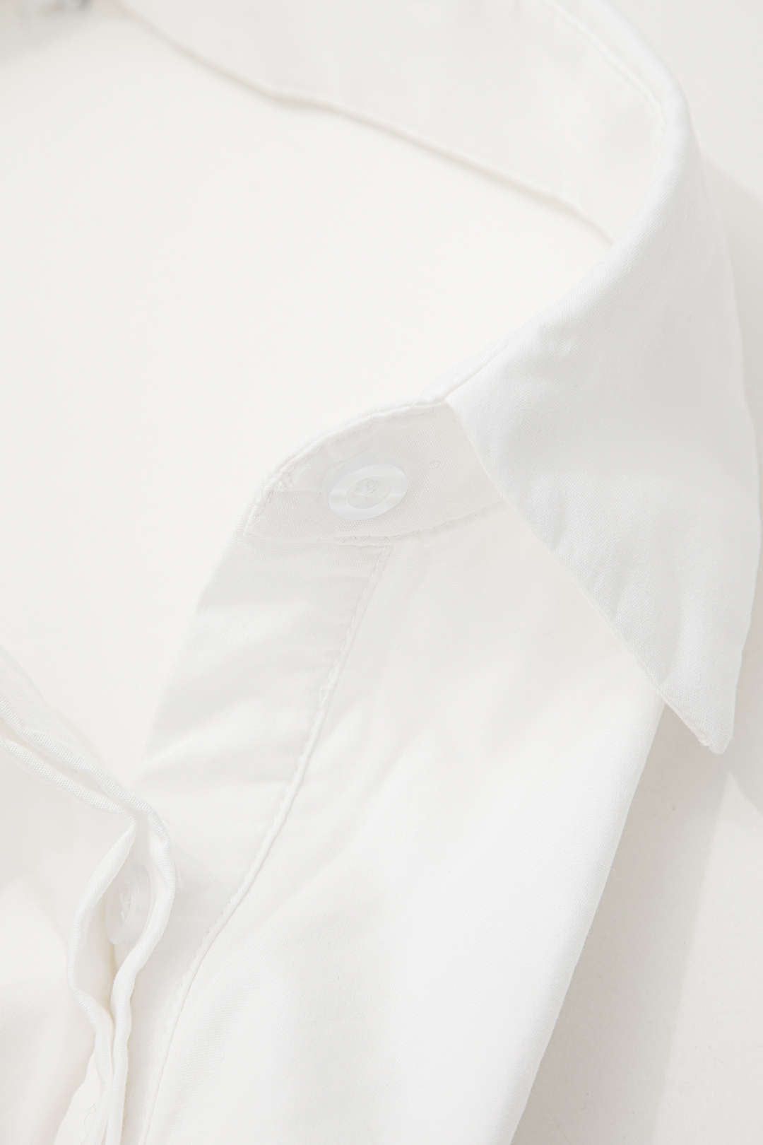 Knot Back Halter Sleeveless Shirt sold by Micas product image thumbnail 3