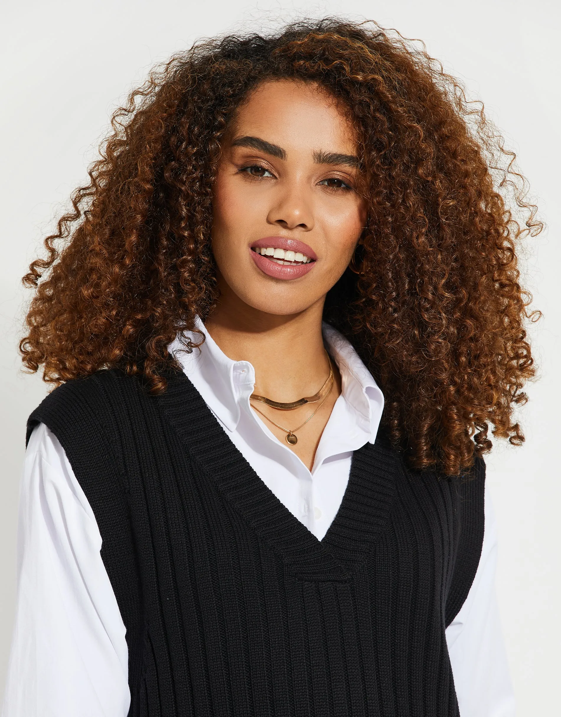 Women's Black V-Neck Ribbed Knitted Sweater Vest sold by Threadbare product image thumbnail 4