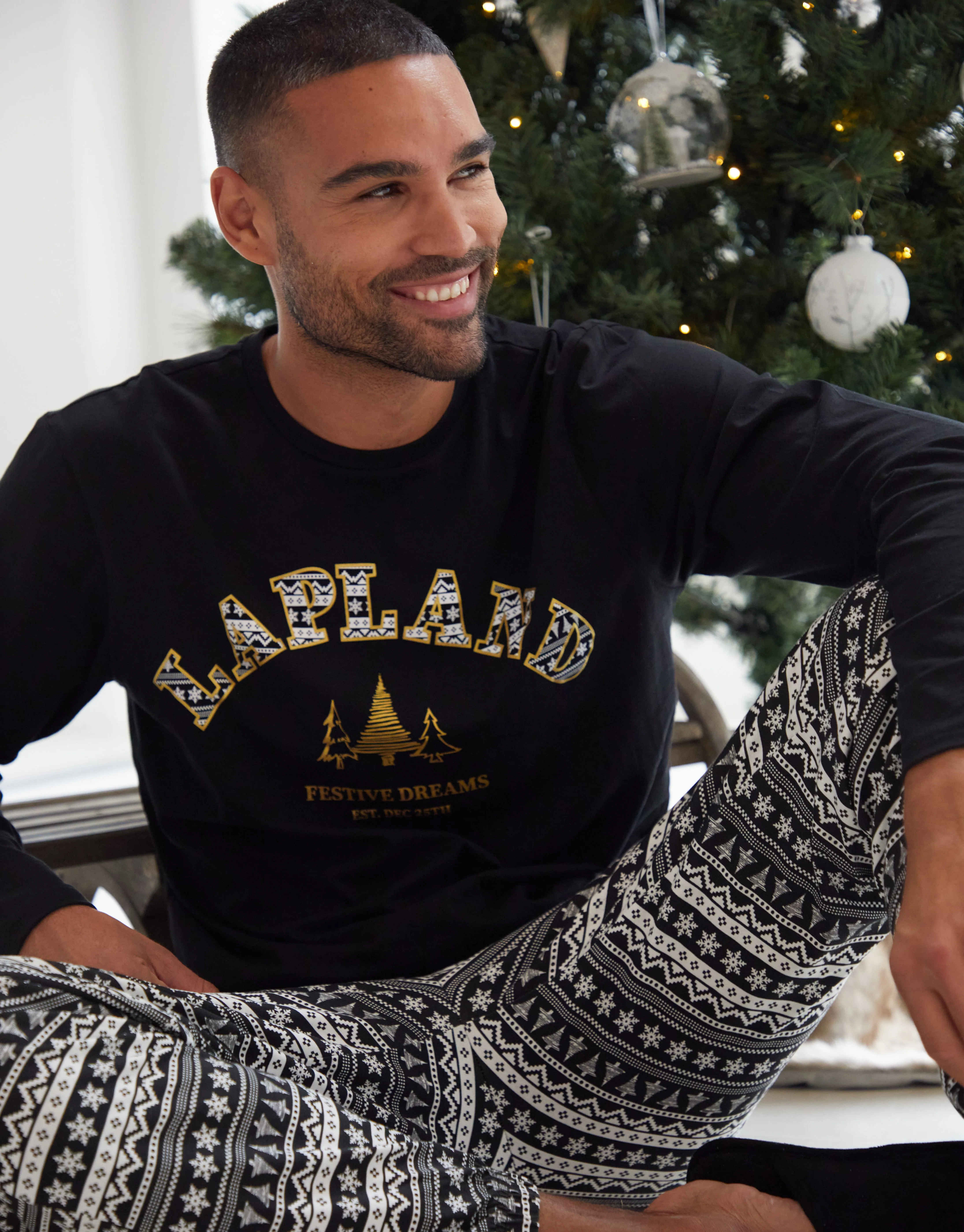 Men's Black Lapland Fairisle Long Sleeve Christmas Pyjamas (2-Piece Set) sold by Threadbare product image thumbnail 5