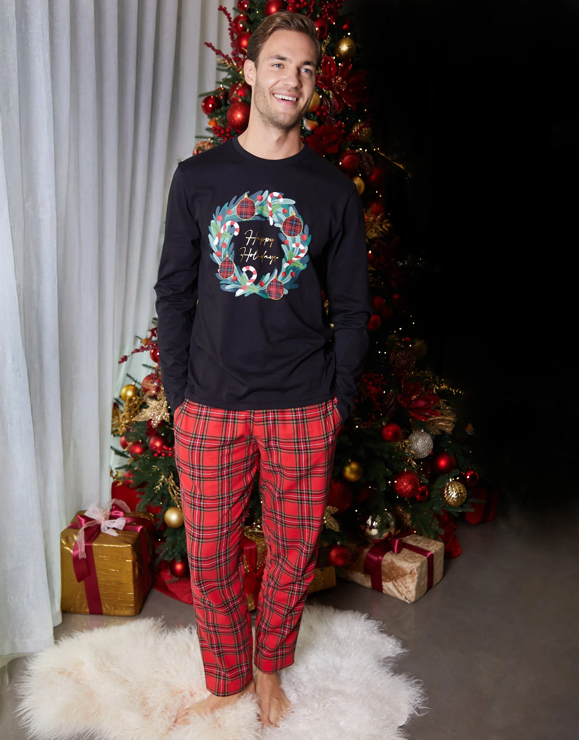 Black Christmas Wreath Long Pyjamas (2-Piece Set) sold by Threadbare product image thumbnail 3