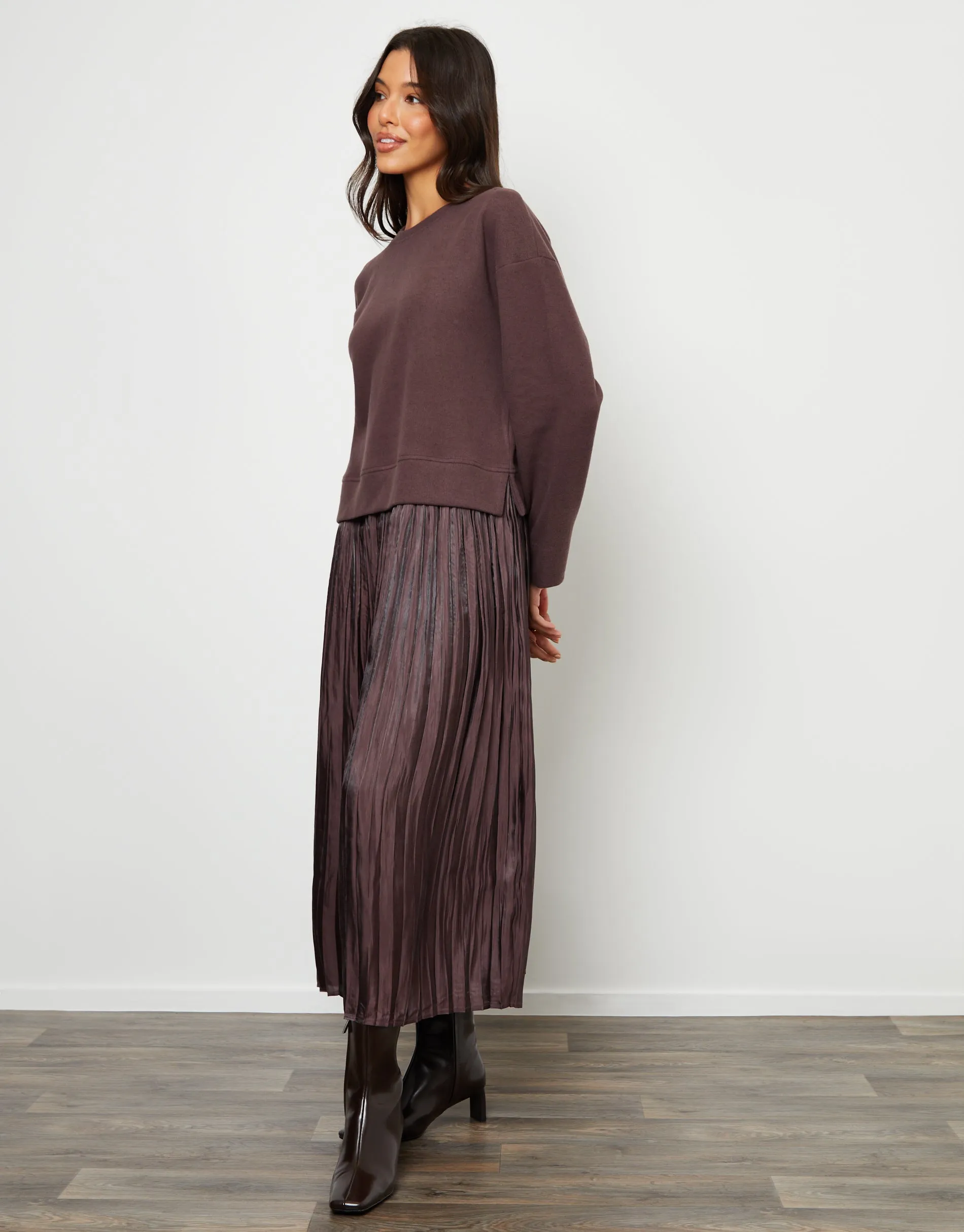 Chocolate Brown 2-in-1 Relaxed Ribbed Sweatshirt Midi Dress sold by Threadbare product image thumbnail 4