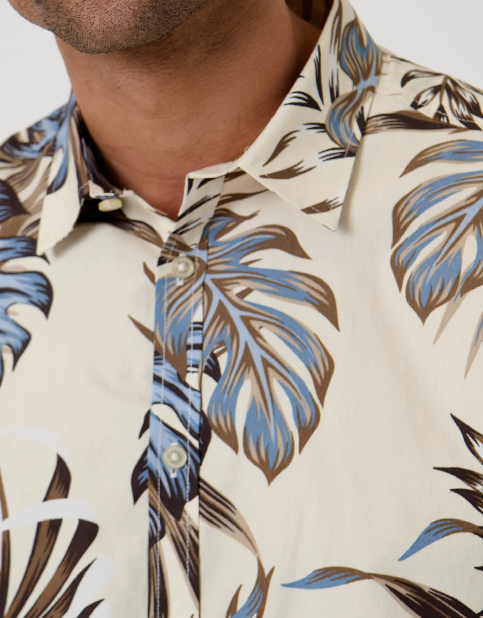 Leaf Print Cotton Poplin Short Sleeve Shirt in Ecru sold by Threadbare product image thumbnail 5