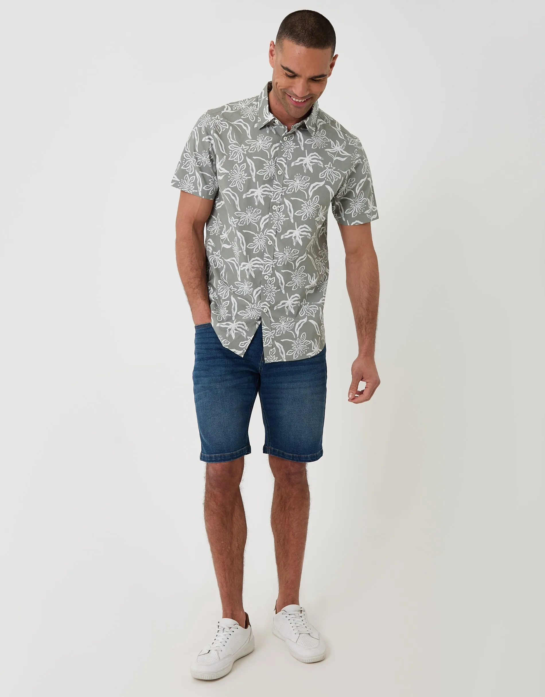 Tropical Print Cotton Poplin Short Sleeve Shirt in Sage Green sold by Threadbare product image thumbnail 3
