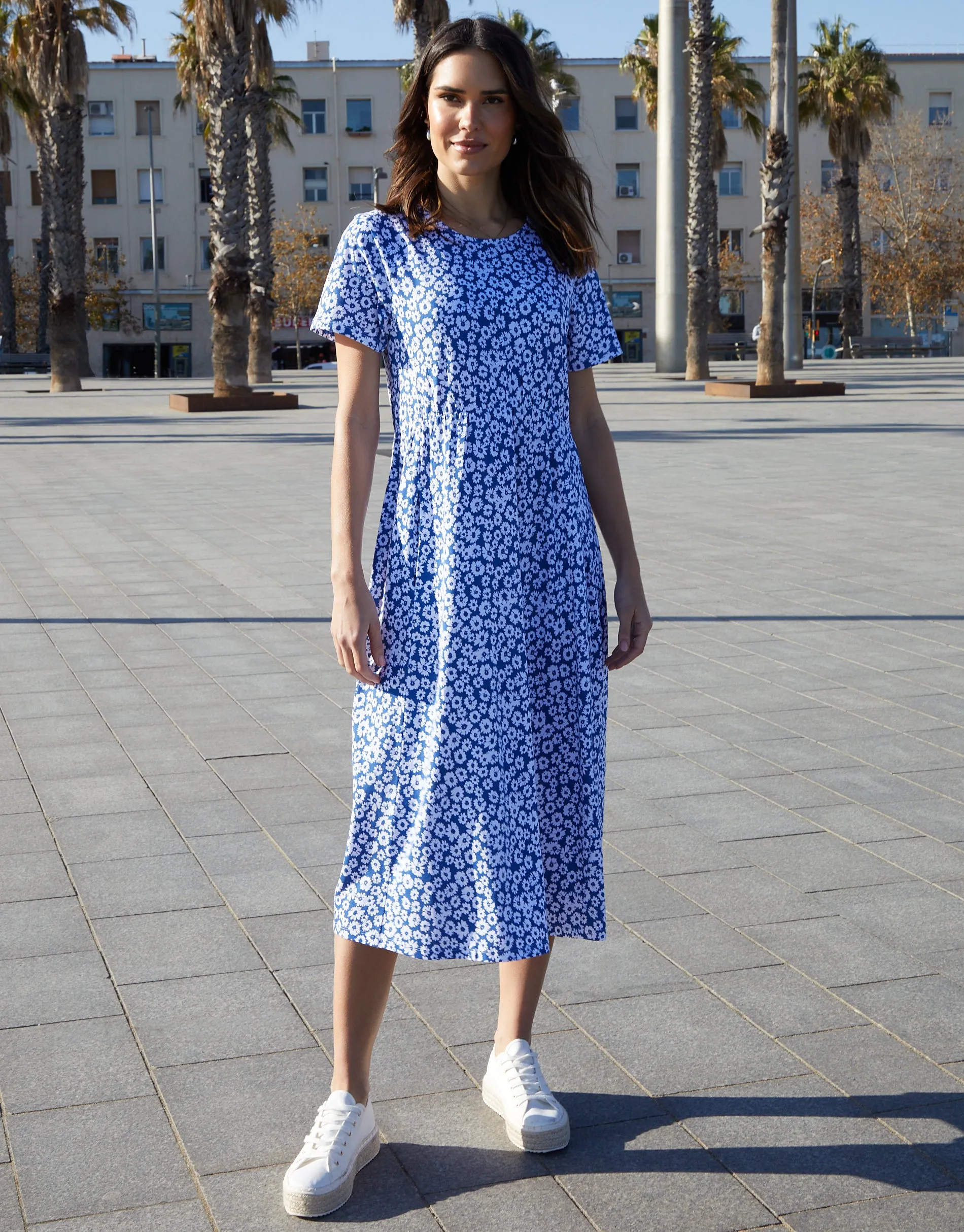 Threadbare Women's Blue Floral Jersey Midi Smock Dress with Pockets sold by Threadbare product image thumbnail 3