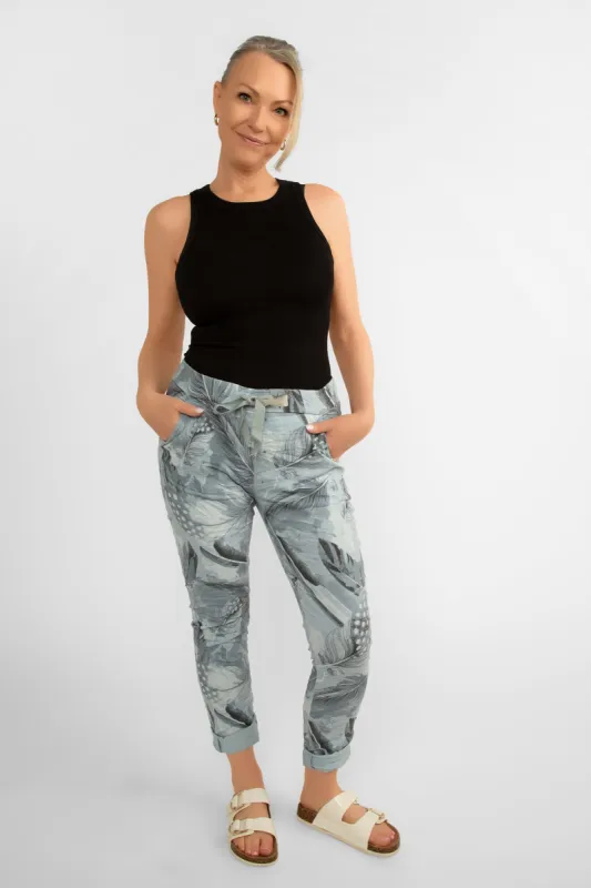 Airy Feather Patterned Pants sold by Bellissima