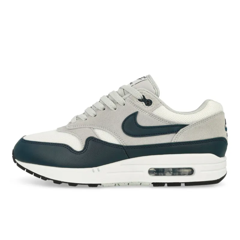 Air Max 1 Essential made by Nike