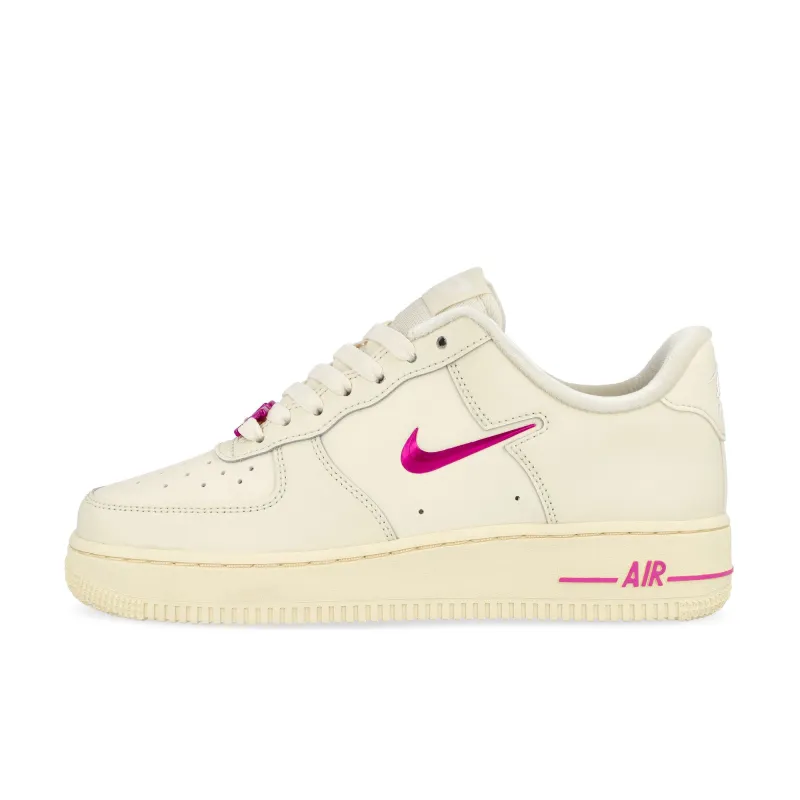 Wmns Air Force 1 '07 SE made by Nike