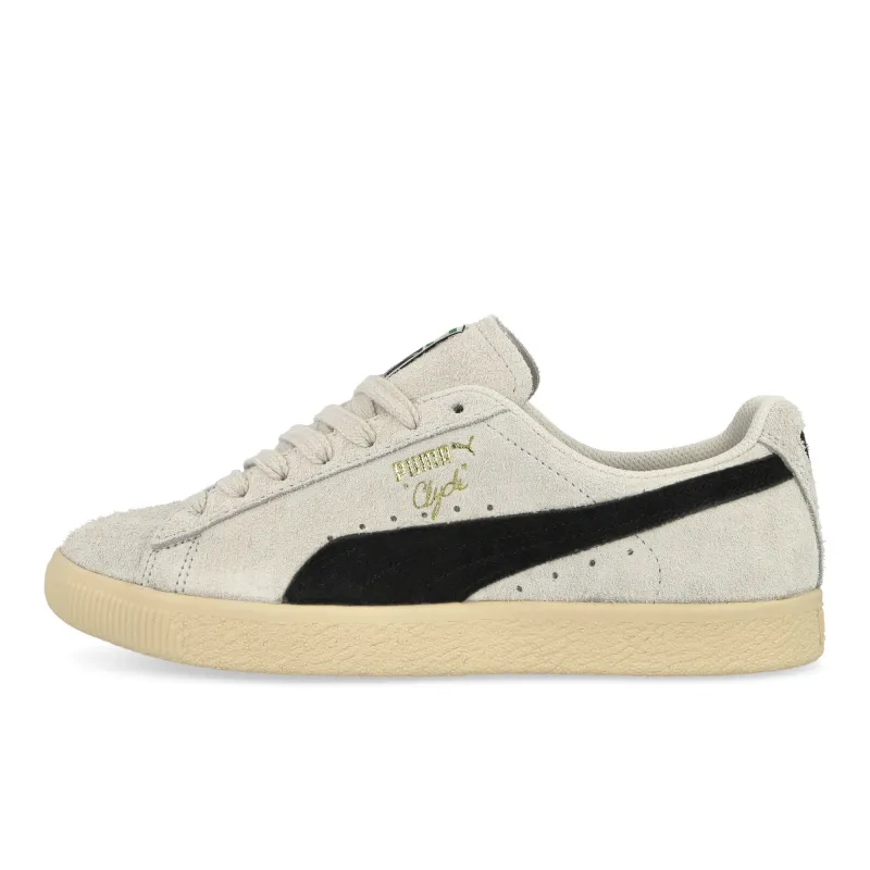 Clyde Hairy Suede made by Puma