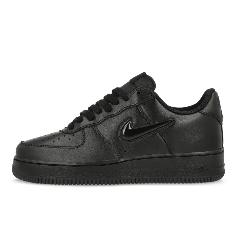 Air Force 1 Low Retro made by Nike