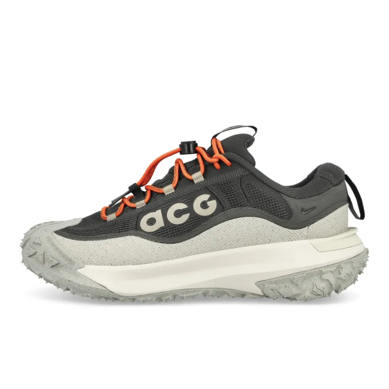 ACG Mountain Fly 2 Low GTX made by Nike