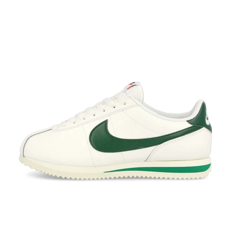 W Cortez made by Nike
