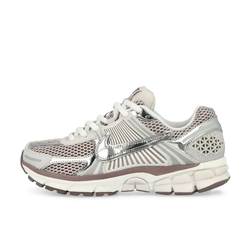 W Zoom Vomero 5 made by Nike