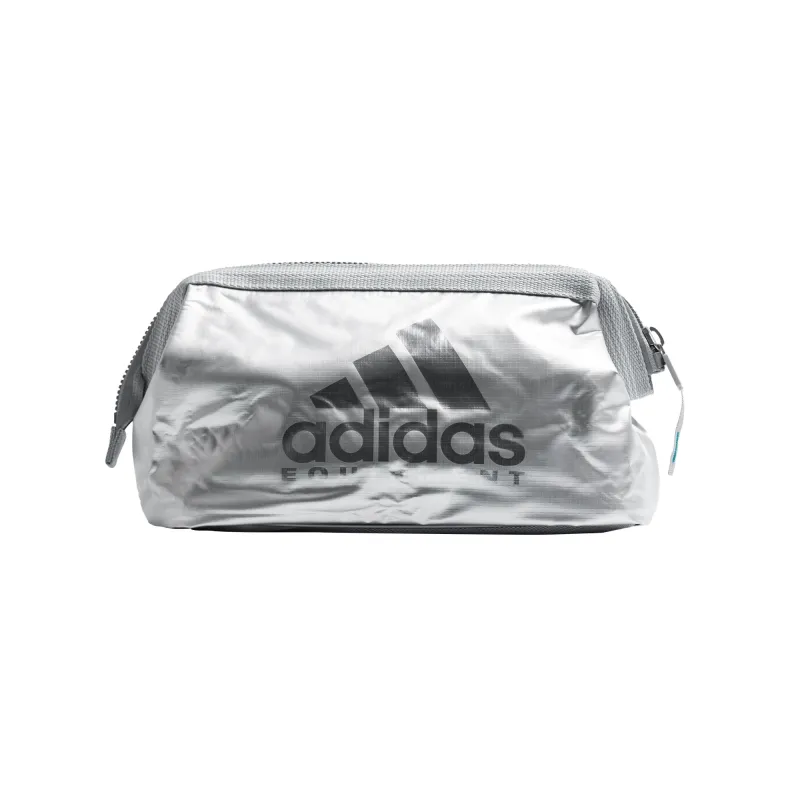 Equipment Washkit made by Adidas