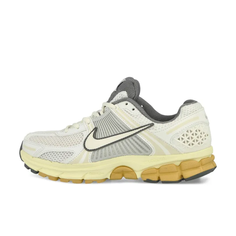 W Zoom Vomero 5 made by Nike