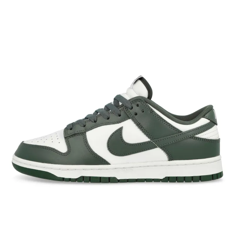 Dunk Low Retro made by Nike